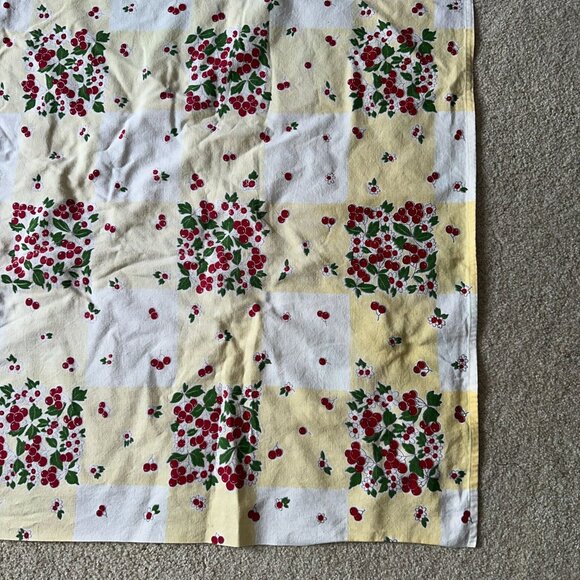 Vtg 40s Yellow Cherries Print Tablecloth Square Heavy Cotton 53x48 Floral Summer - Picture 5 of 6